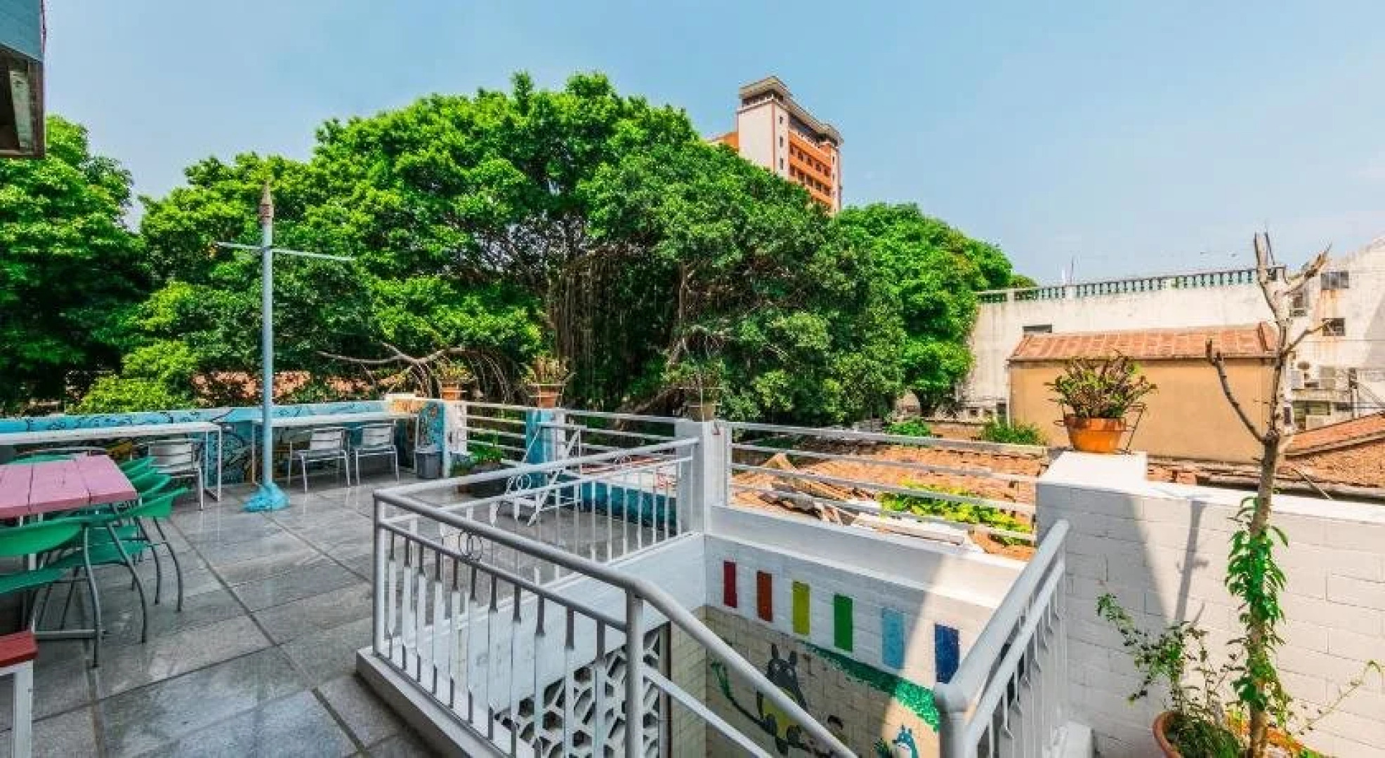 U-shore International Youth Hostel