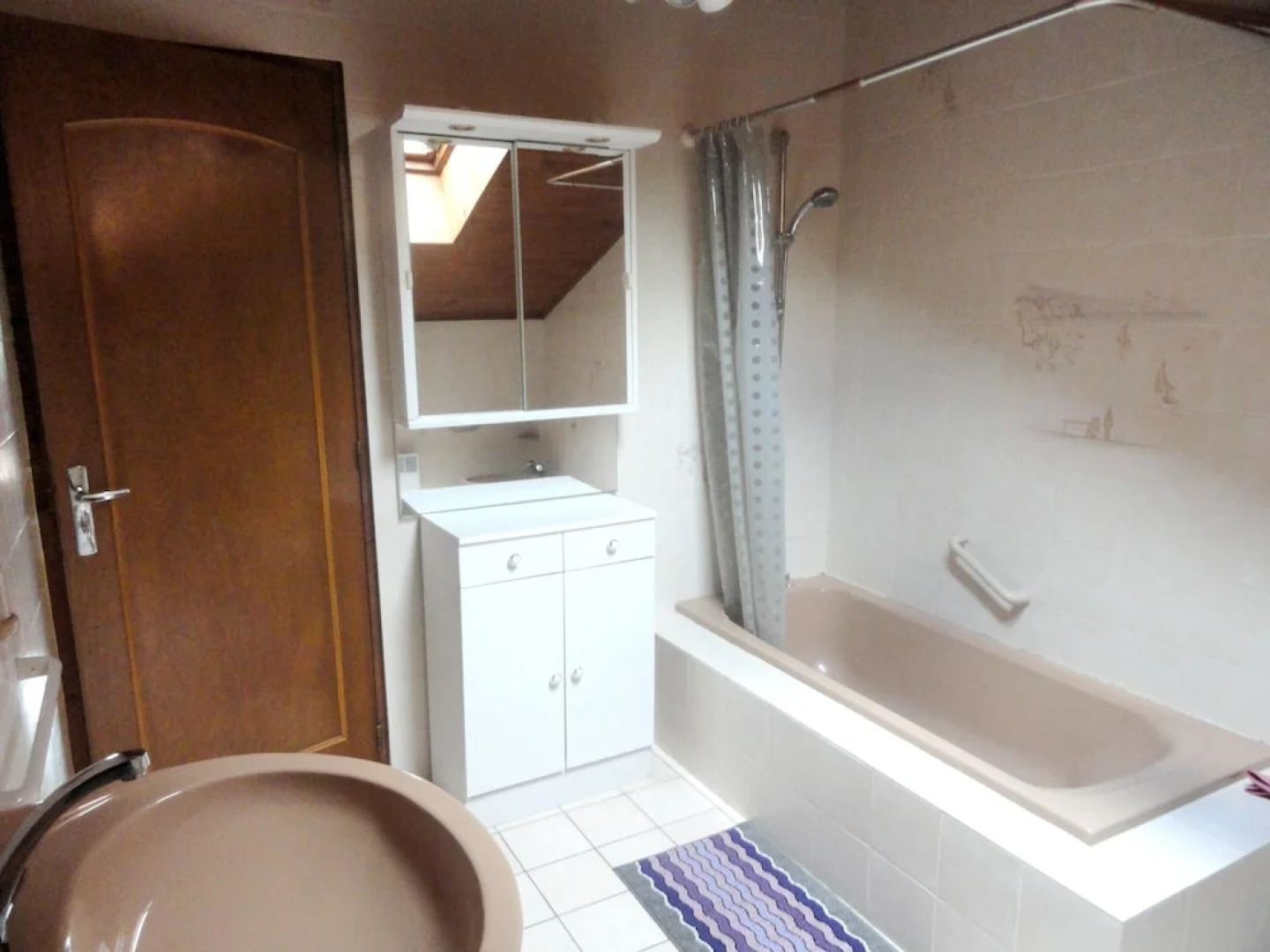 House With 2 Bedrooms in Saint-laurent-la-roche, With Enclosed Garden