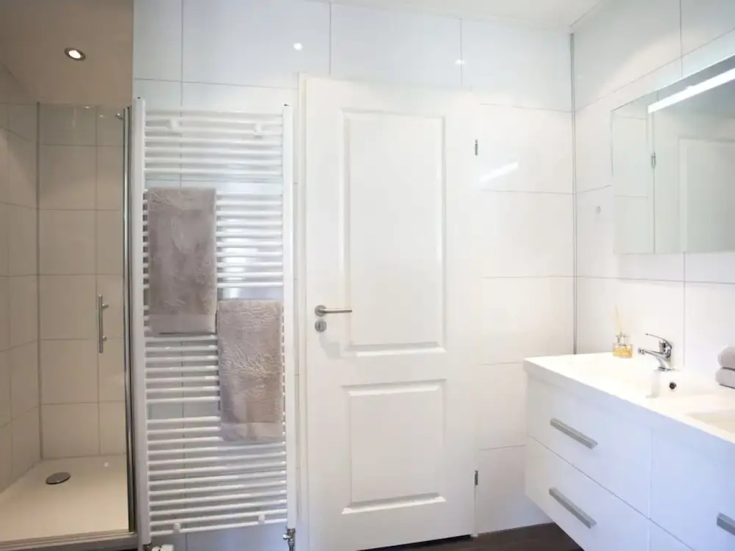 Comfortable Chalet With Dishwasher, on a Holiday Park, 25 km. From Amsterdam