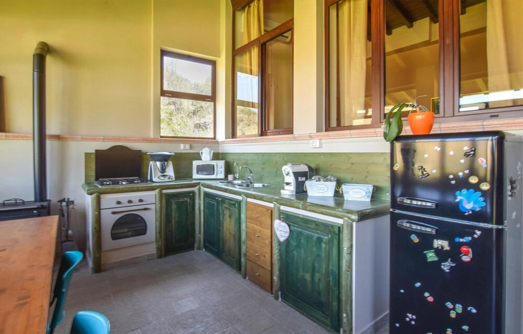 Stunning Home in Motta San Giovanni With Wifi and 4 Bedrooms