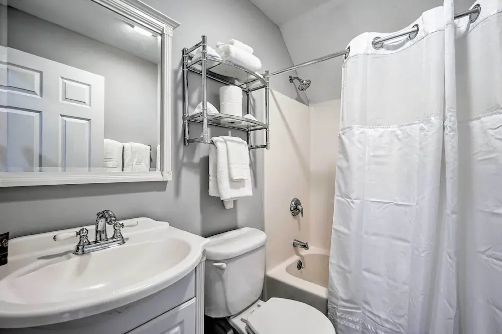 Spacious Home Near Bromley Mountain Ski Resort!