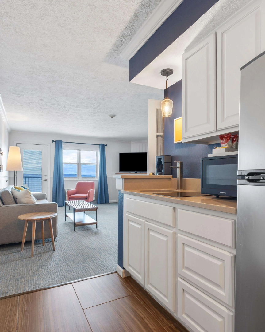 Cherry Tree Inn & Suites