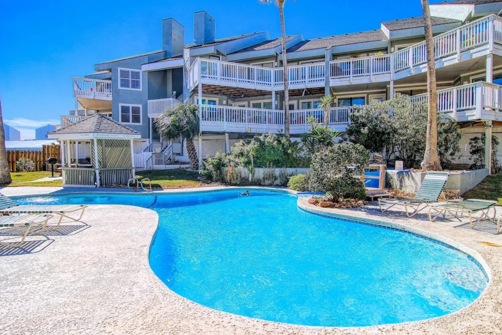 Ray's Retreat - 3 Br Condo