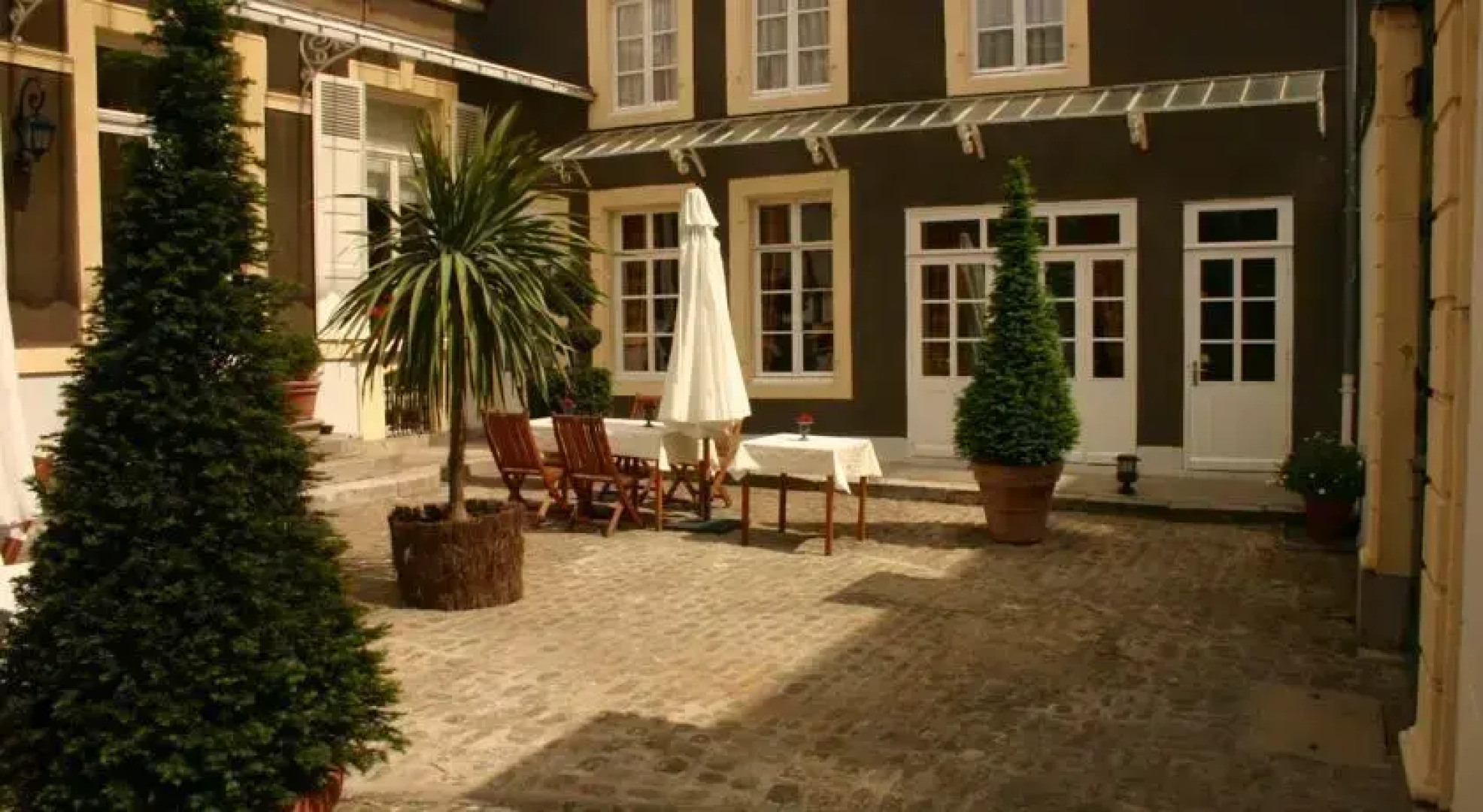 Les Terrasses de lEnclos - Enclos de lévêché