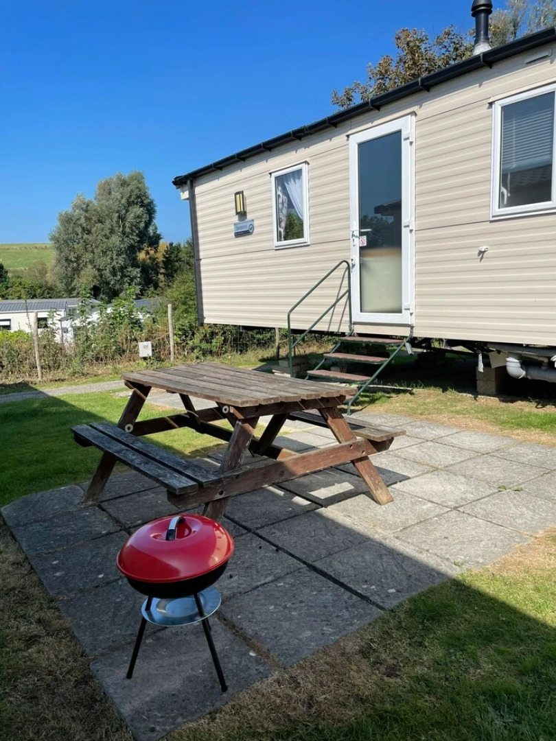 Caravan - Sleeps 6 & Parking