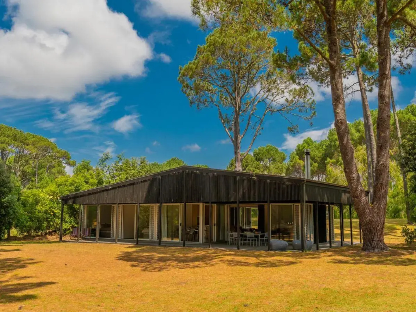 The Golden Hideaway - Matarangi Holiday Home