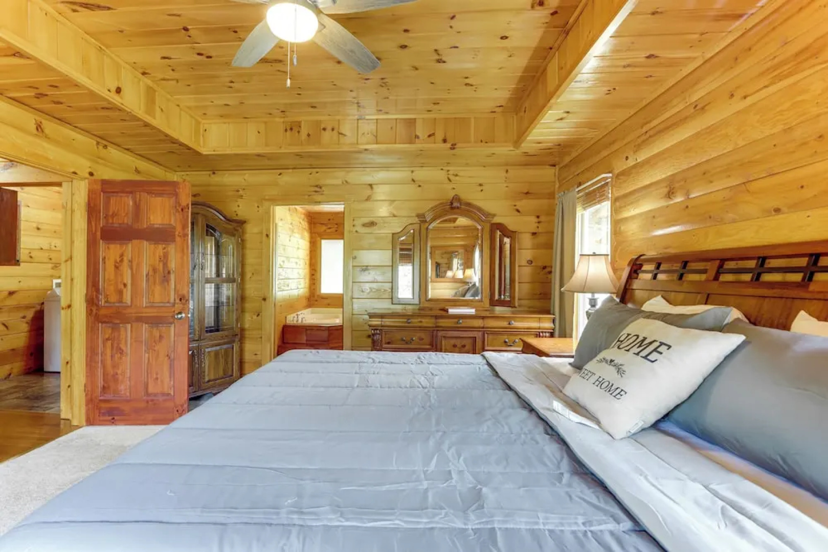 Riffle Run Cabin: River Access, Hot Tub, Game Room