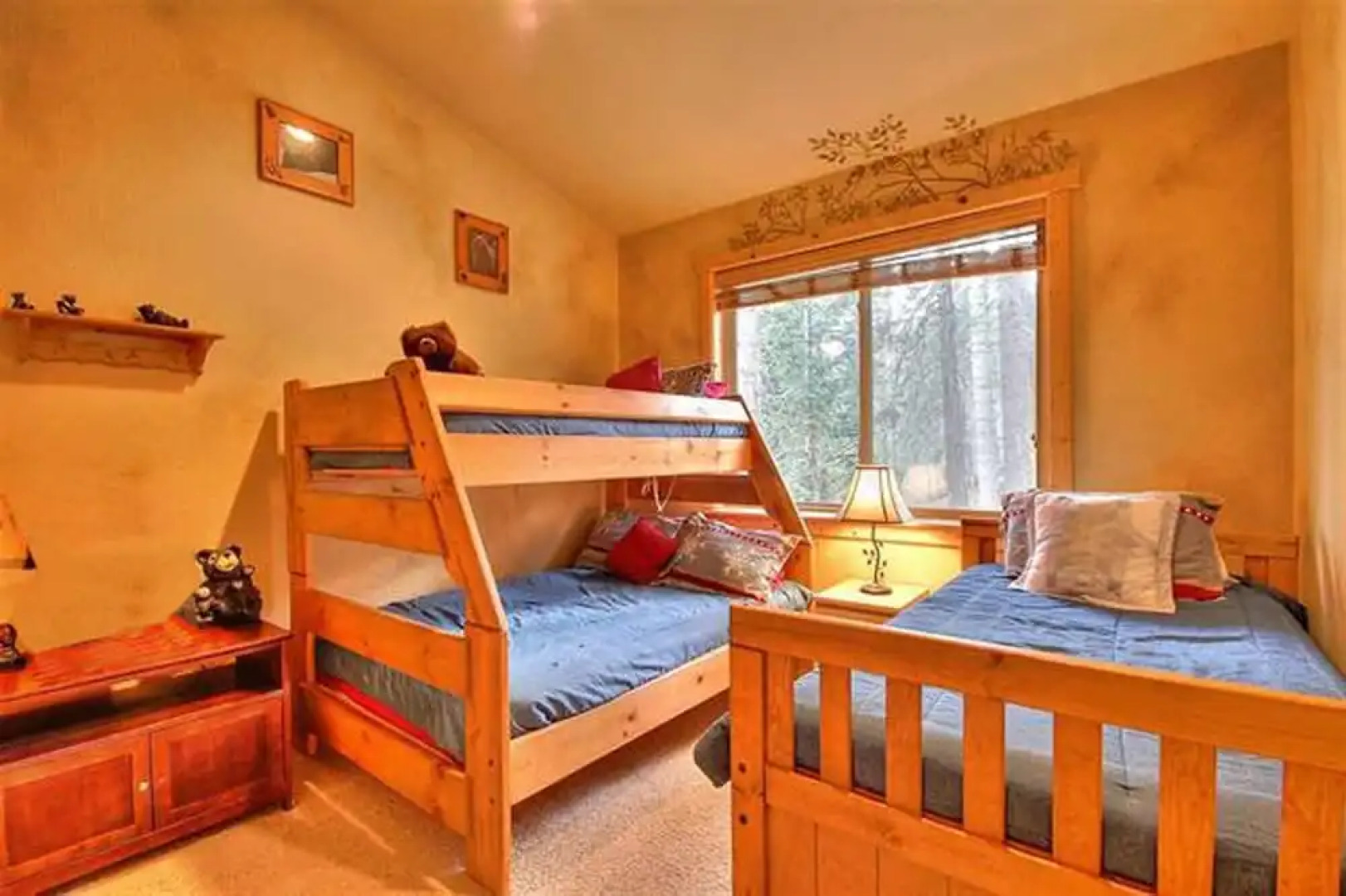 The River Rock Lodge Home 4 Bedrooms 3 Bathrooms Home