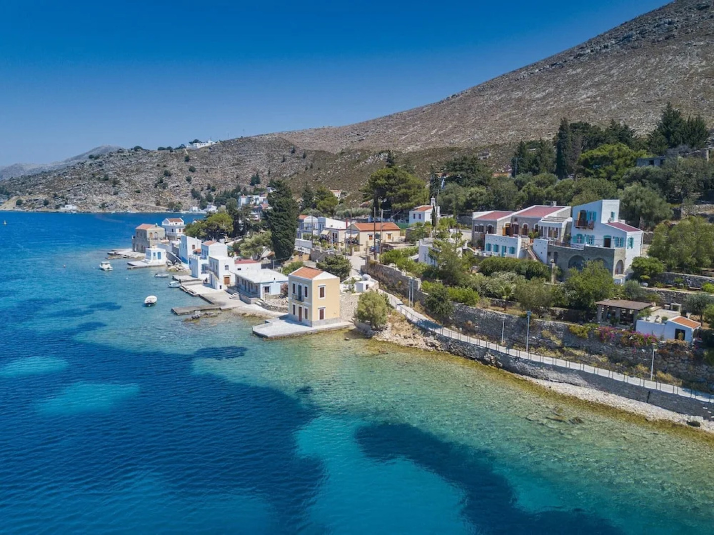 Emporio A Captivating 6-bed Villa in Nimborio