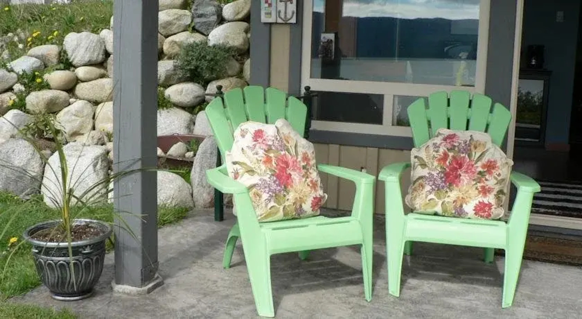 The Getaway Waterfront Cottage