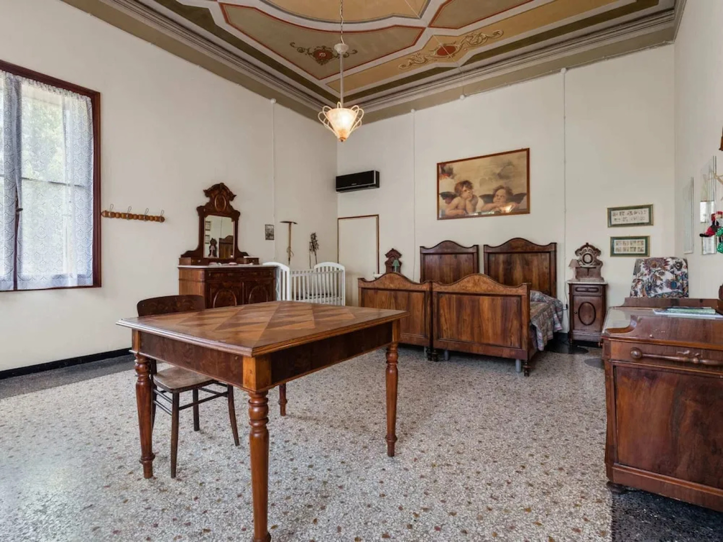 Castle in Romano D'ezzelino With Garden