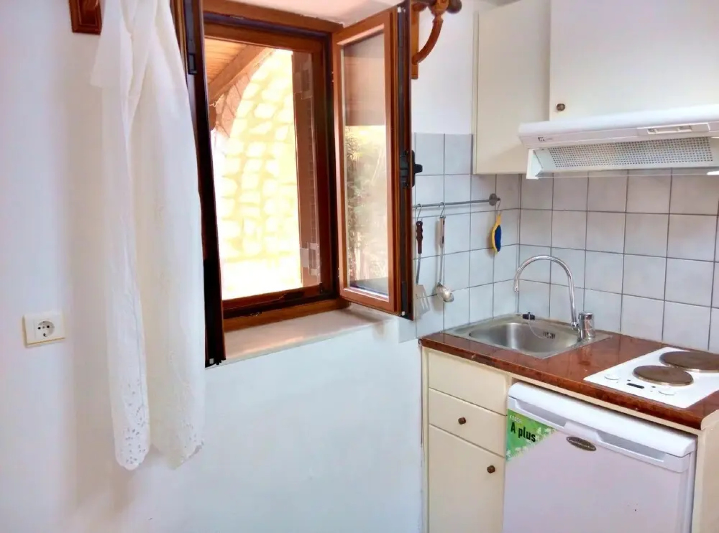 Studio in Gialia, With Wonderful sea View and Enclosed Garden