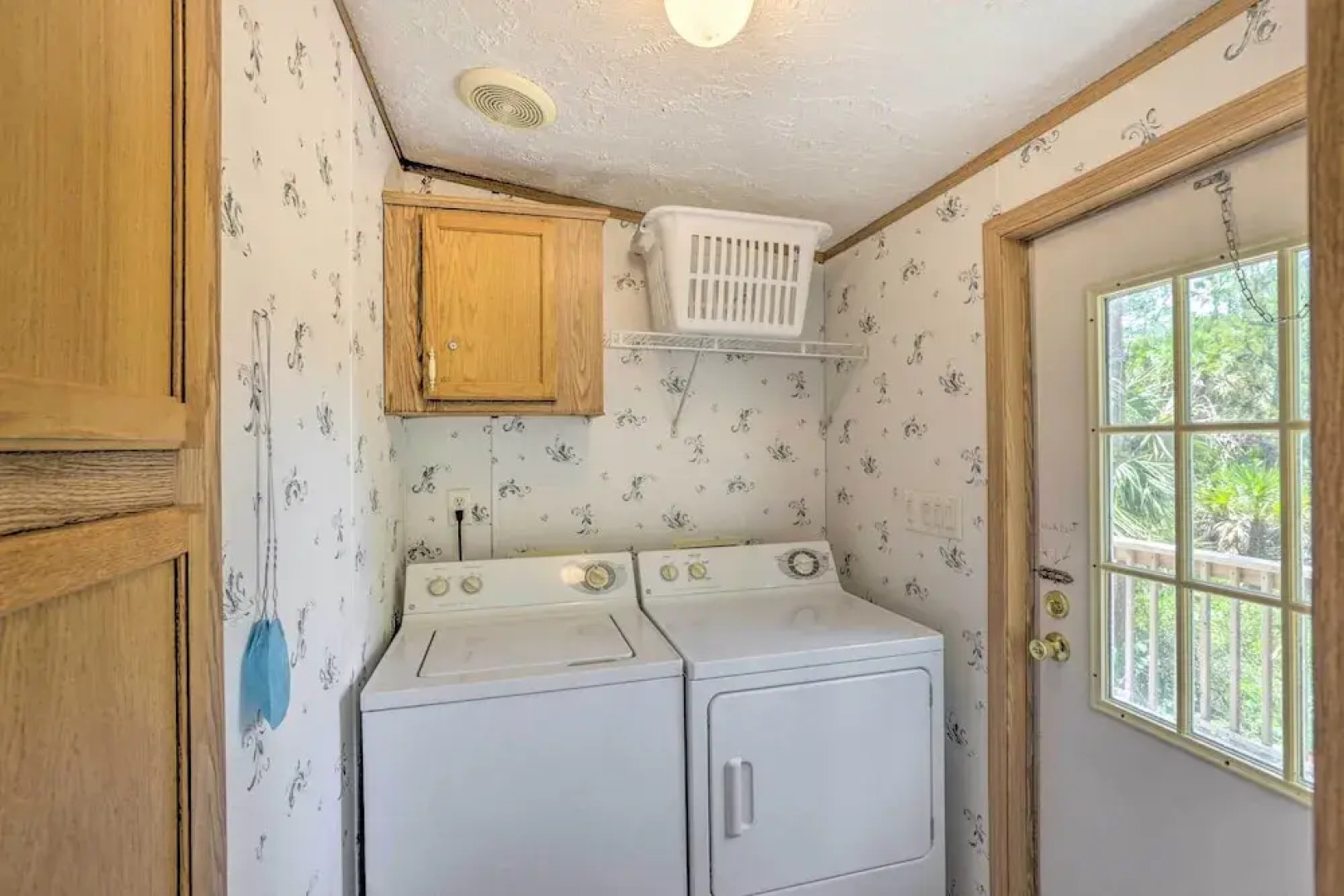 Bright Steinhatchee Home: Proximity to Ocean!