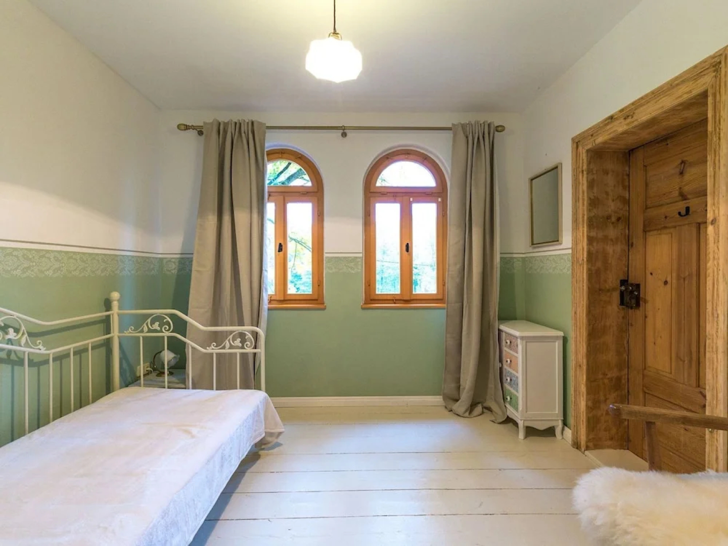 Cozy Holiday Home in Gürth With Private Garden