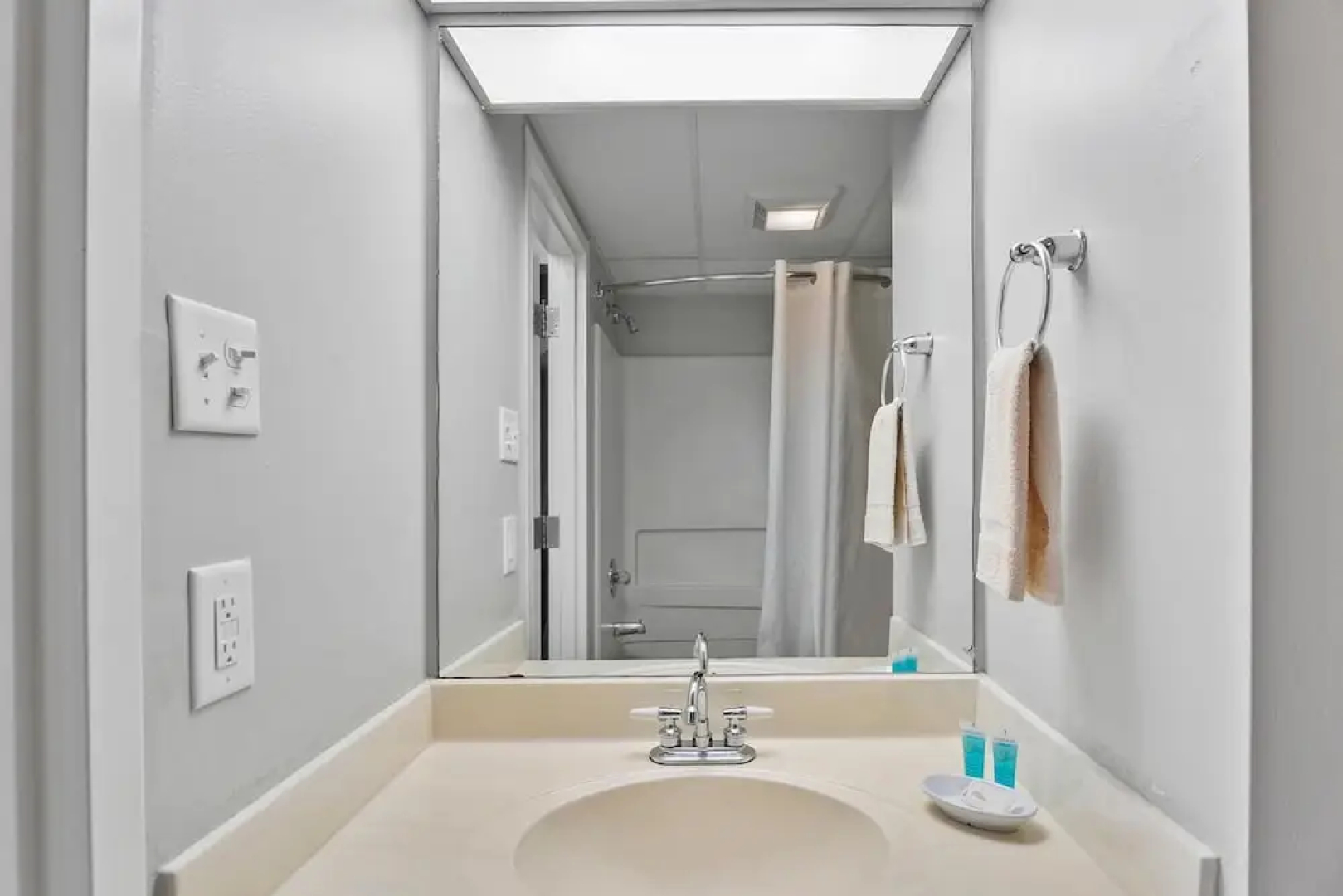 Second Floor Standard Suite Bay View