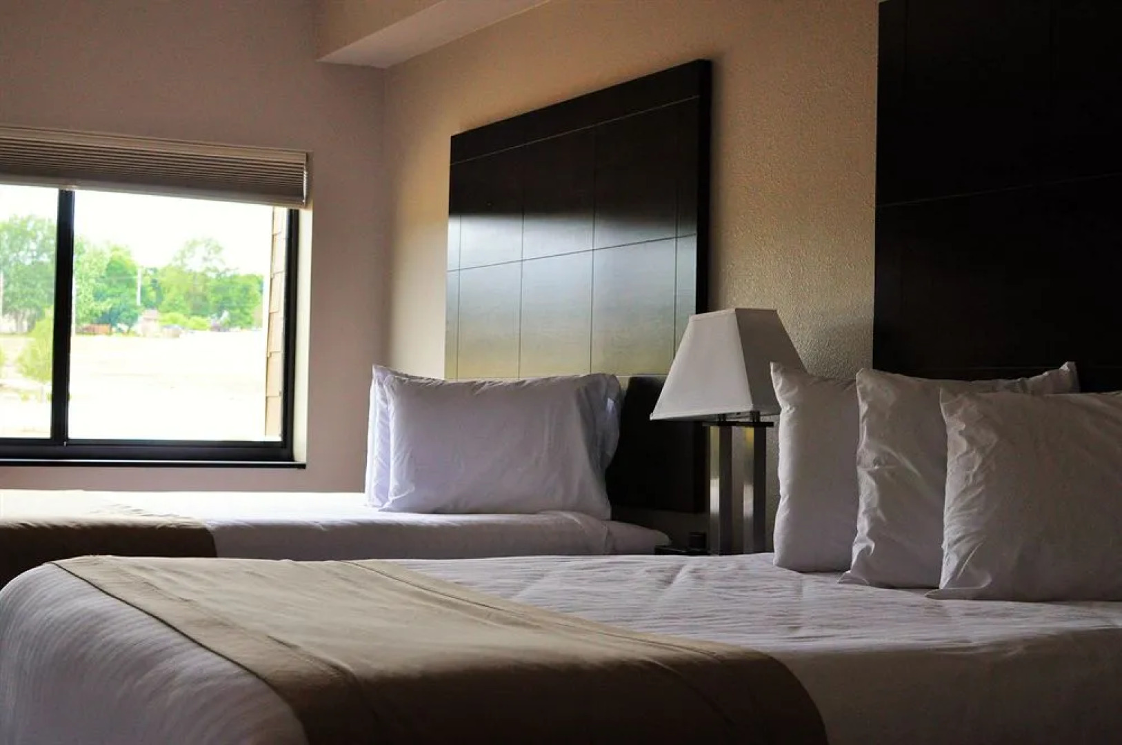 Boulders Inn & Suites Polk City