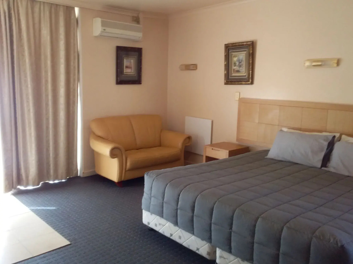 Desert Sand Motor Inn