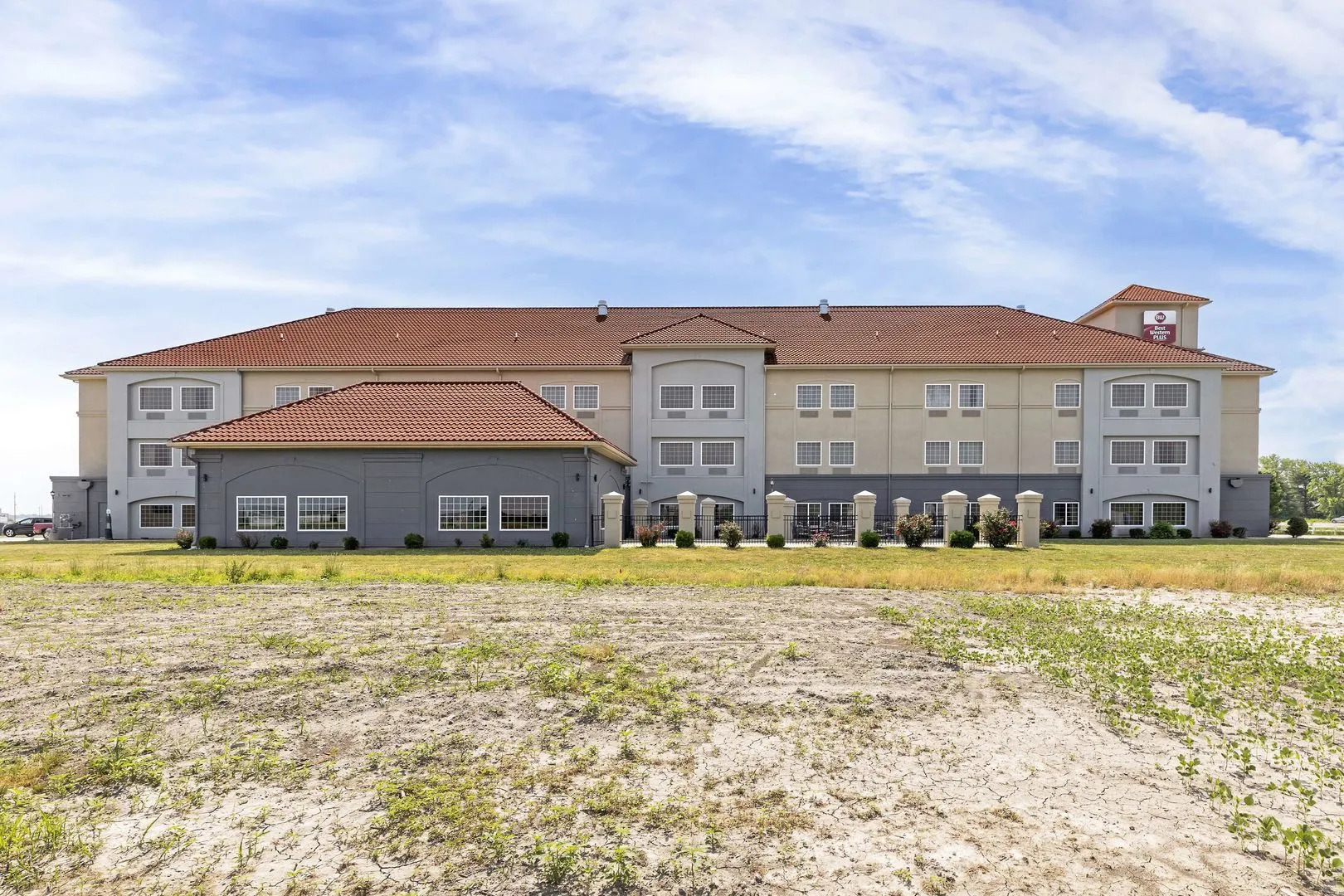 Best Western Plus MidAmerica Hotel