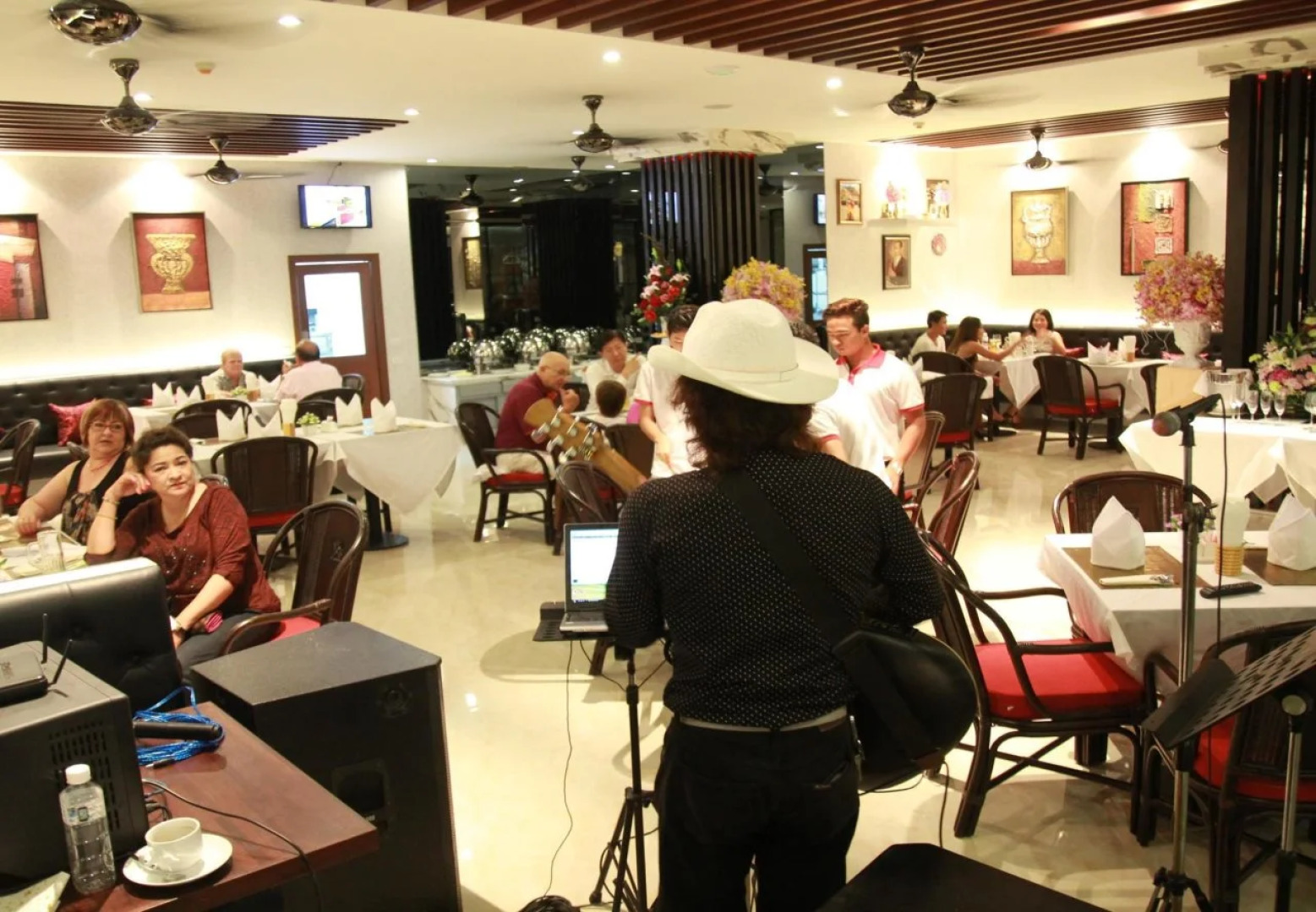 Hemingways Silk Hotel