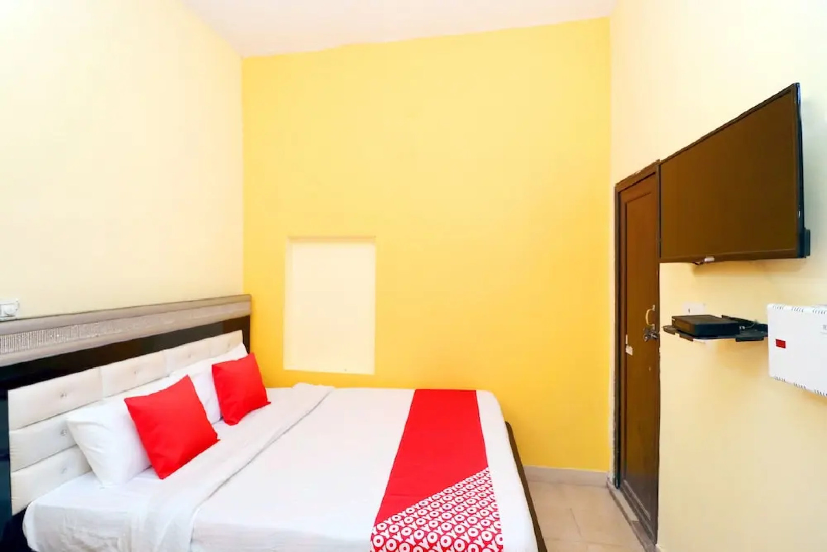 Oyo 39852 Hotel Noor