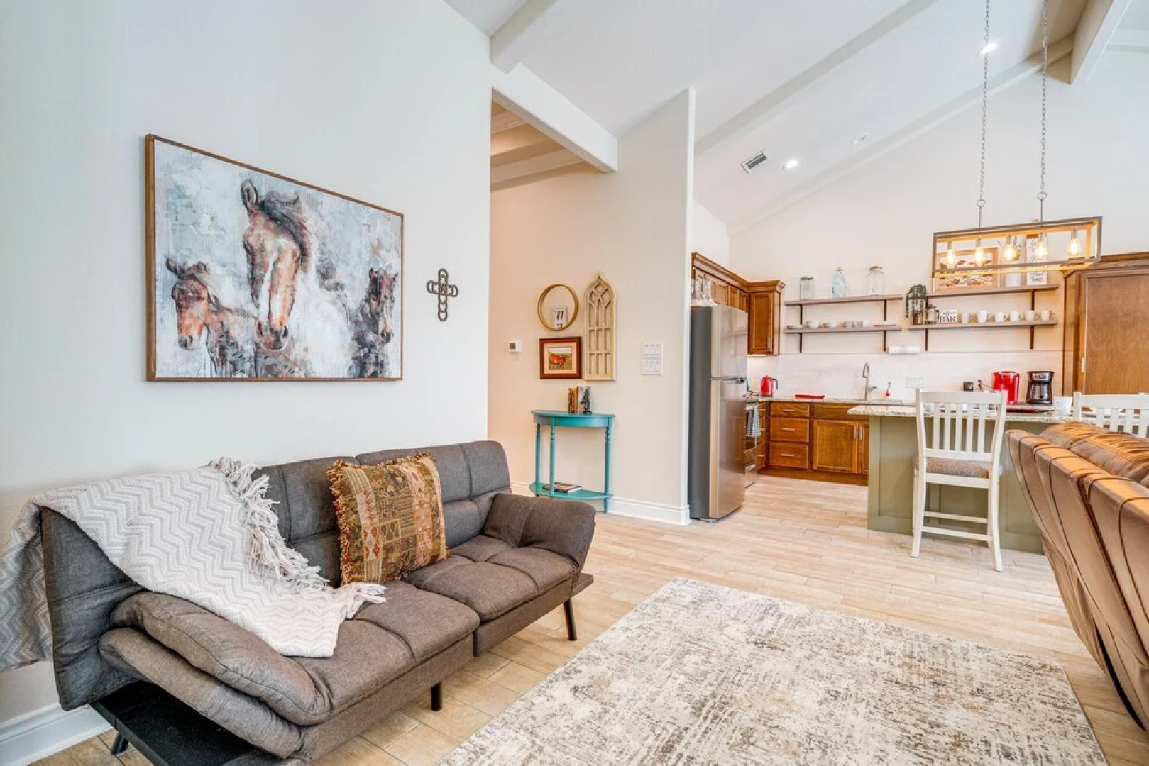 Idyllic Lago Vista Home < 1 Mi to Lake Travis!