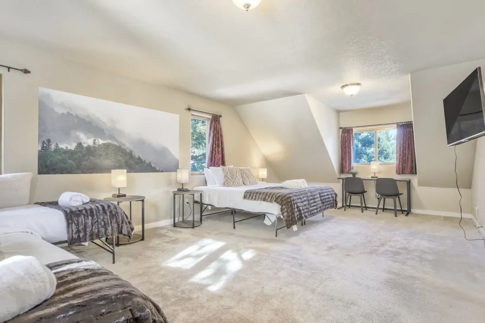 4bdhot Tubping Pong, Pool Table, Gymmnt Retreat