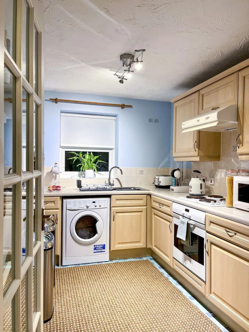 1-bed Apt, Sleeps 2, 20 min Walk to Centre