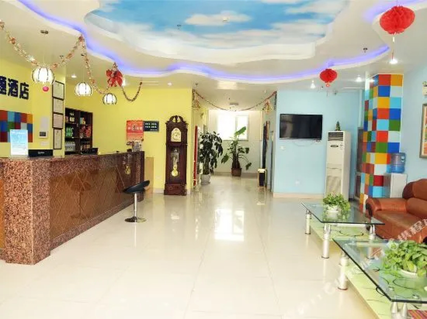 Ouber Theme Hotel (Zibo Crystal Street Shandong University of Technology)