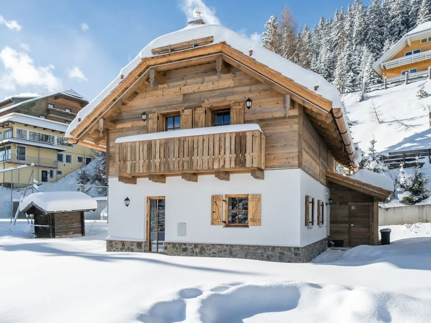 Quaint Chalet near Skiing Area in Katschberghöhe