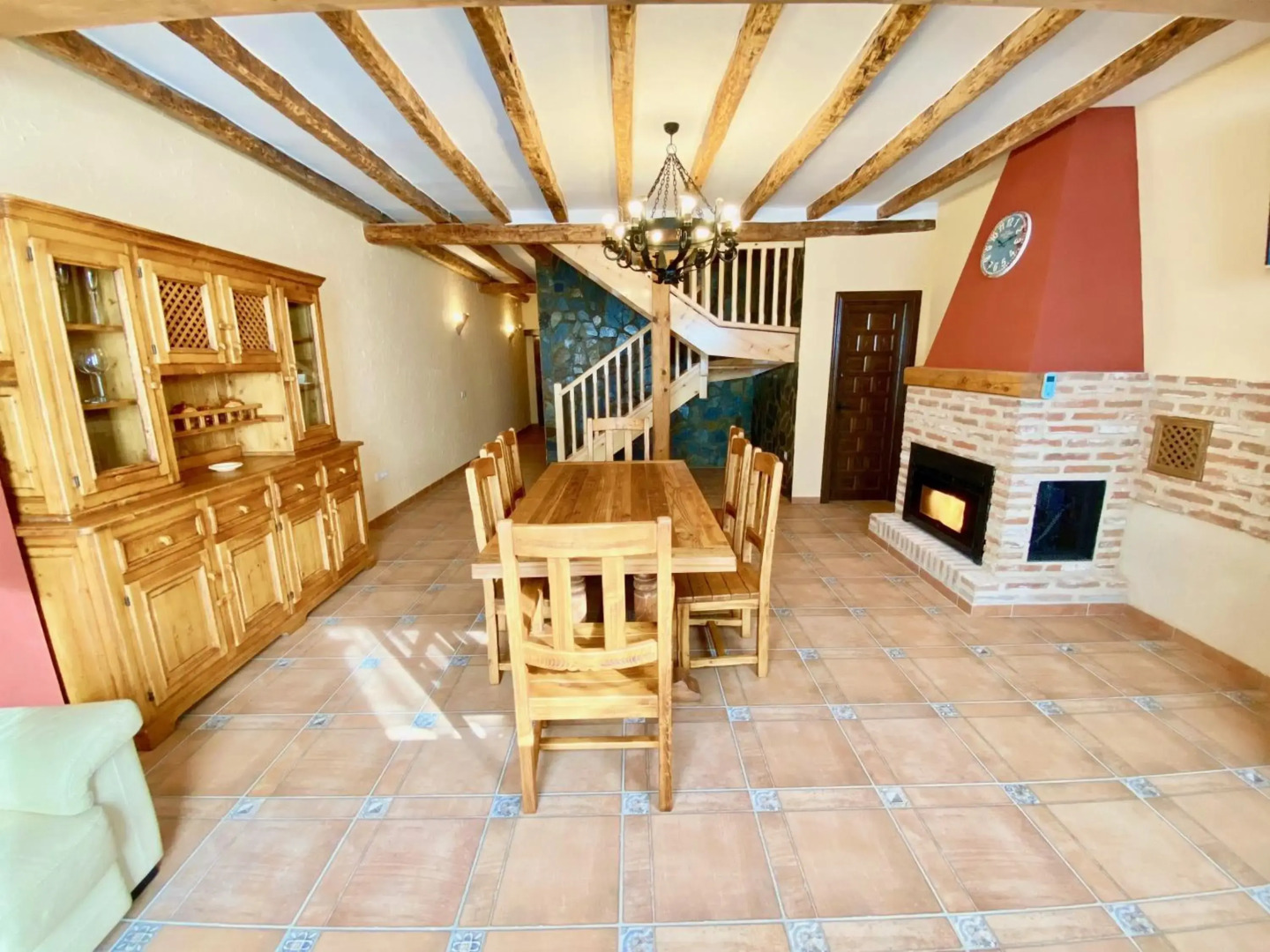 La Parada de Jimena-Casa rústica rodeada de bodegas en Rueda