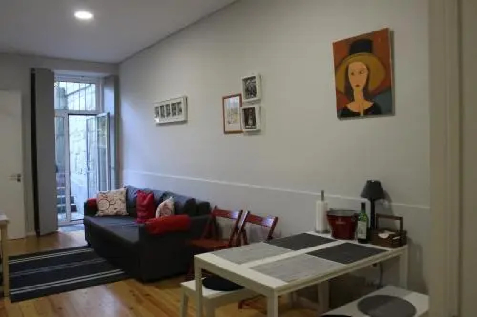 Practical and Comfortable Apartment with Garden