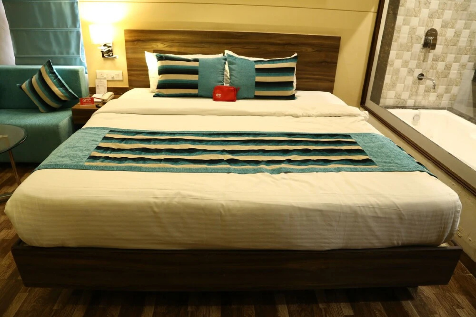 OYO 657 Hotel K C Cross Road