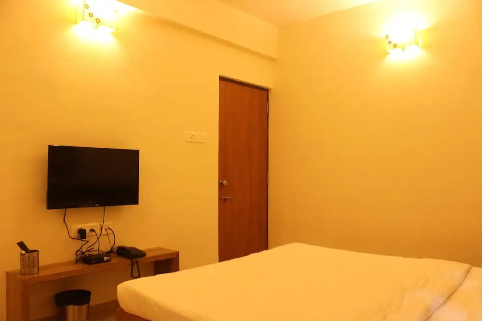 OYO 9356 Home Spacious 1 BHK North Goa Road