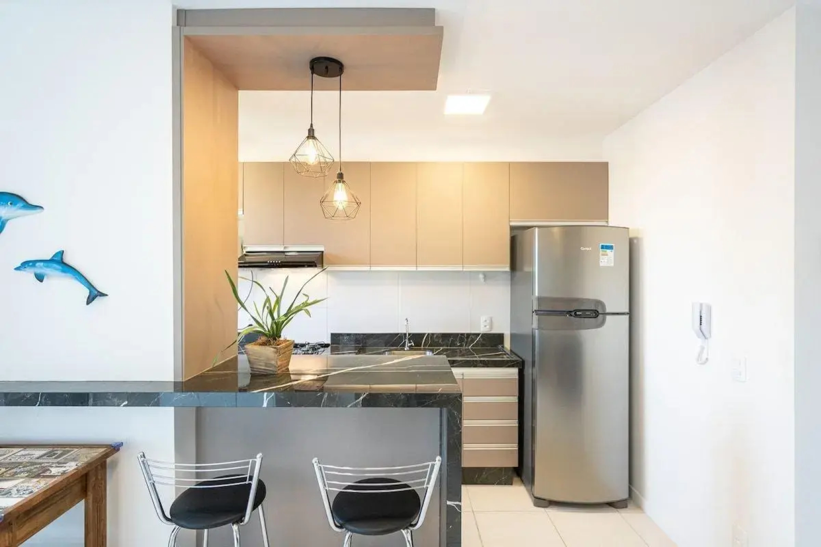 Apartamentos em Bal Piçarras 150 M DA PRAIA com SACADA, WI-FI, PISCINA, PORTARIA 24h, PLAYGROUND e vaga de GARAGEM