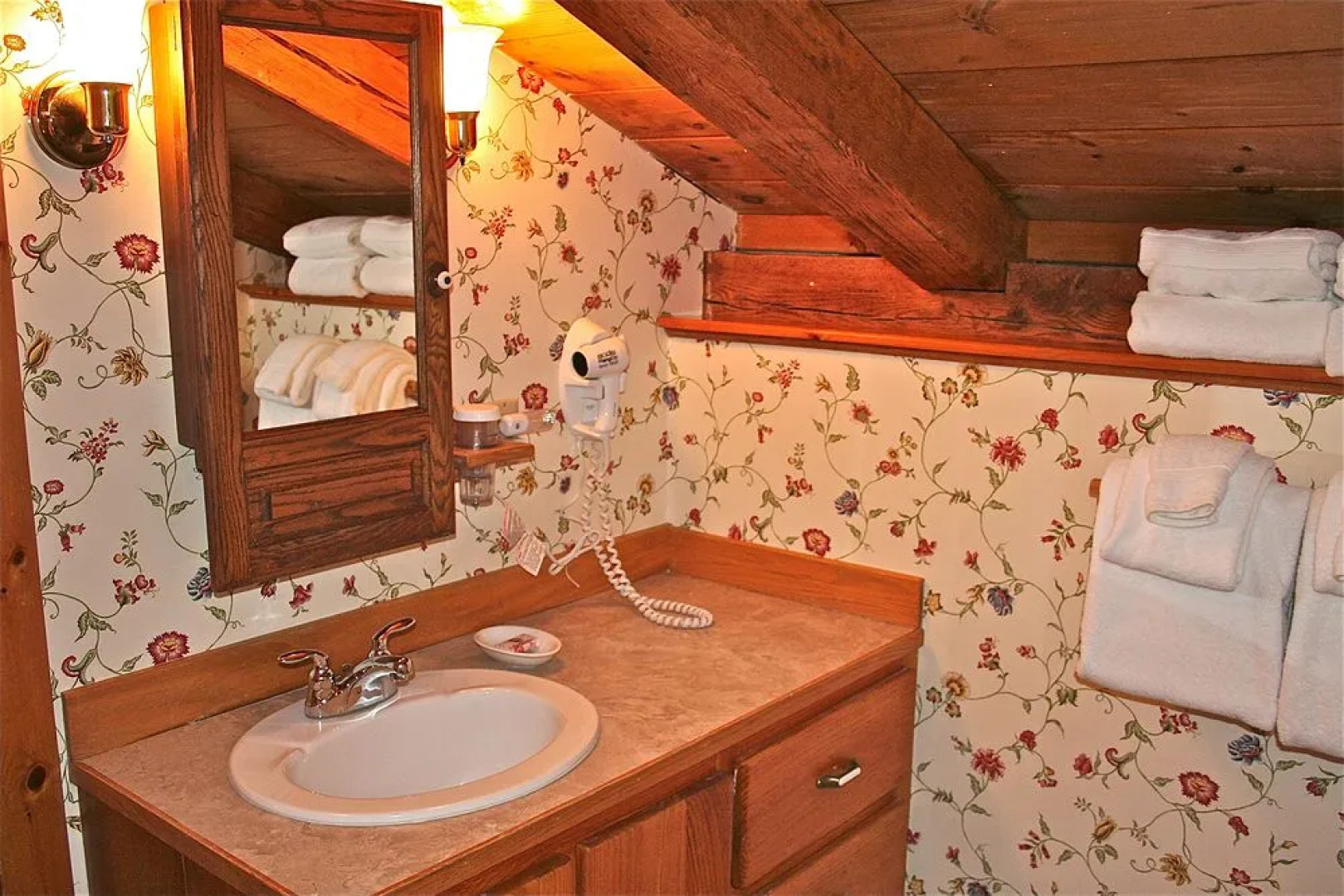 Seven Sea Street Inn