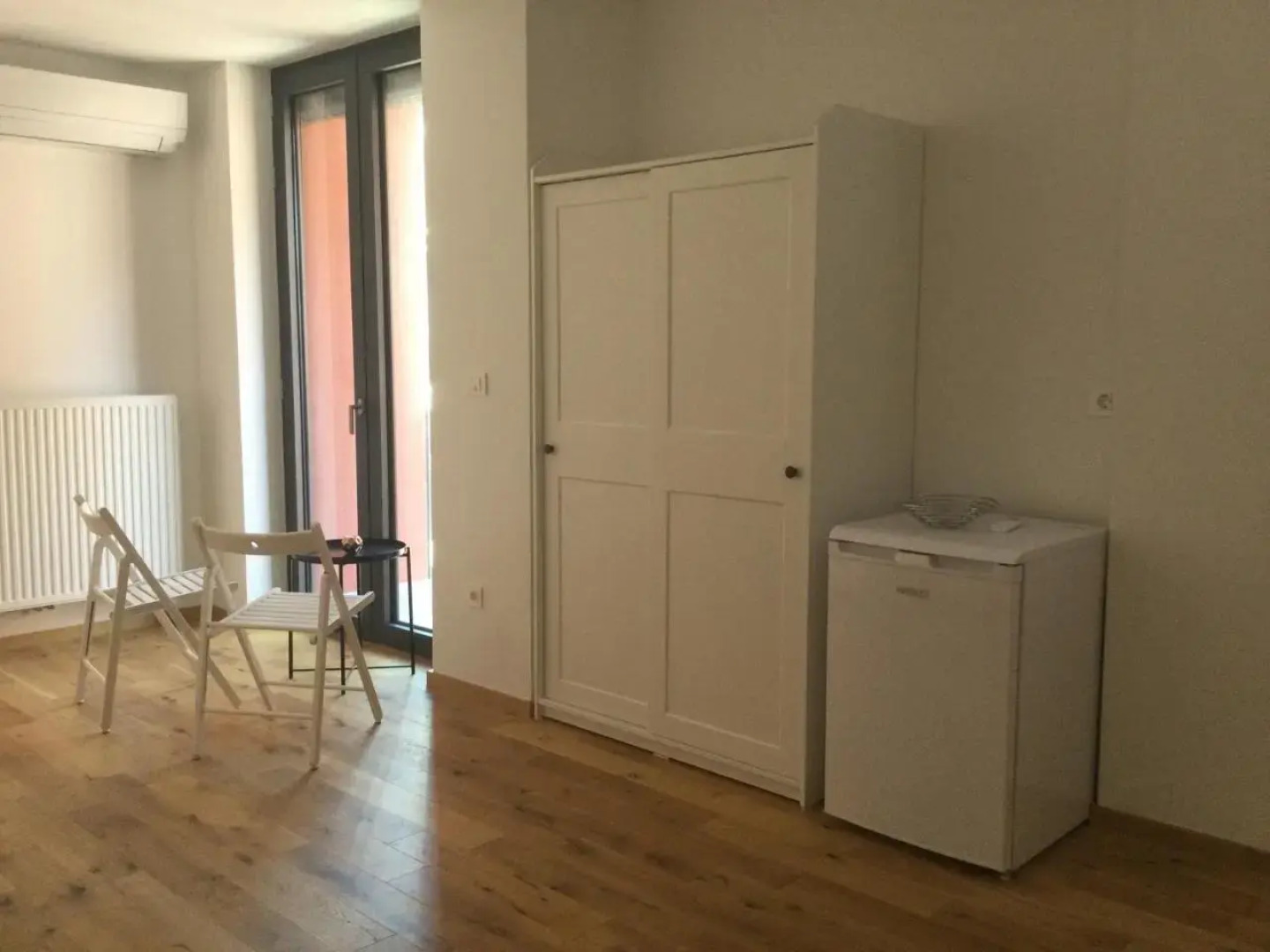 Lovely studio appartment with patio near the sea