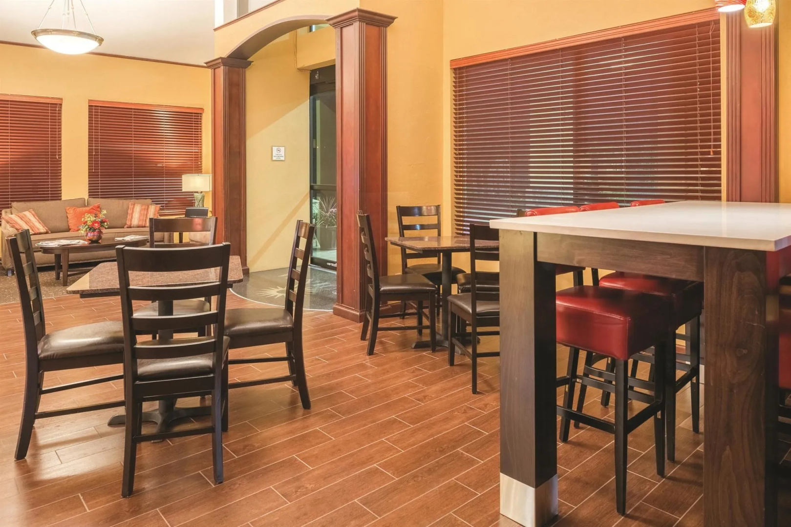 Best Western Plus Parkway Inn