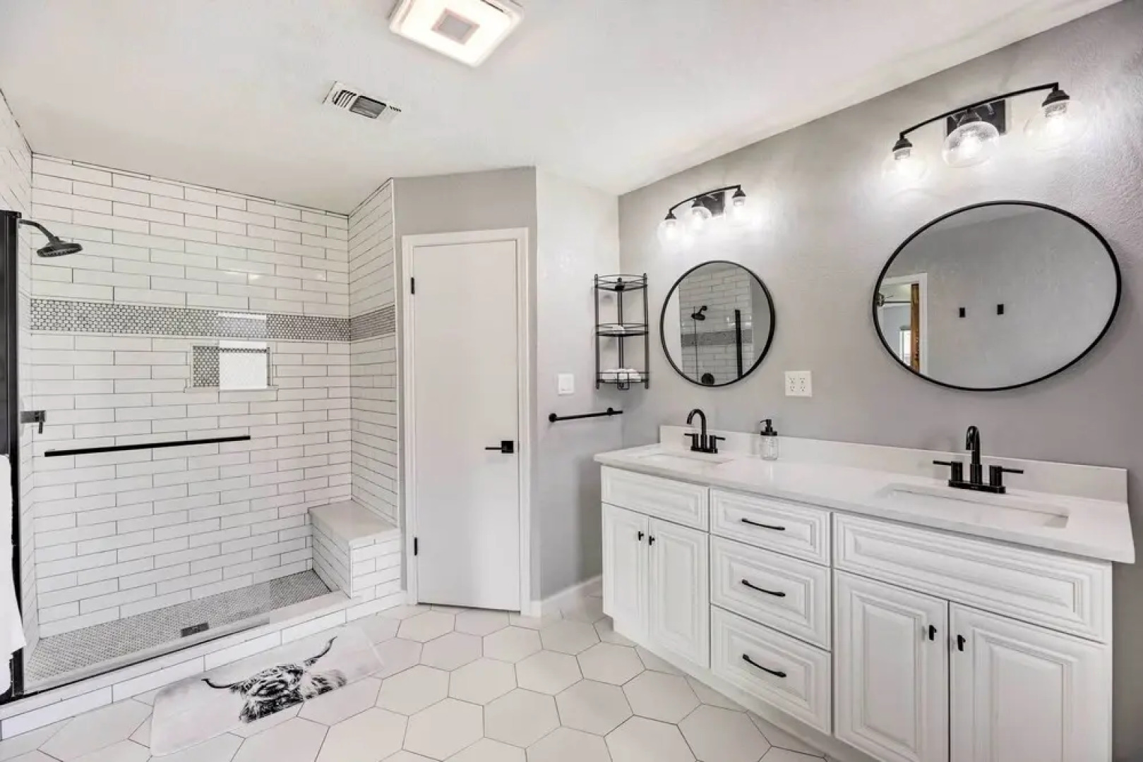 Pet-friendly Lockhart Home w/ Private Yard!