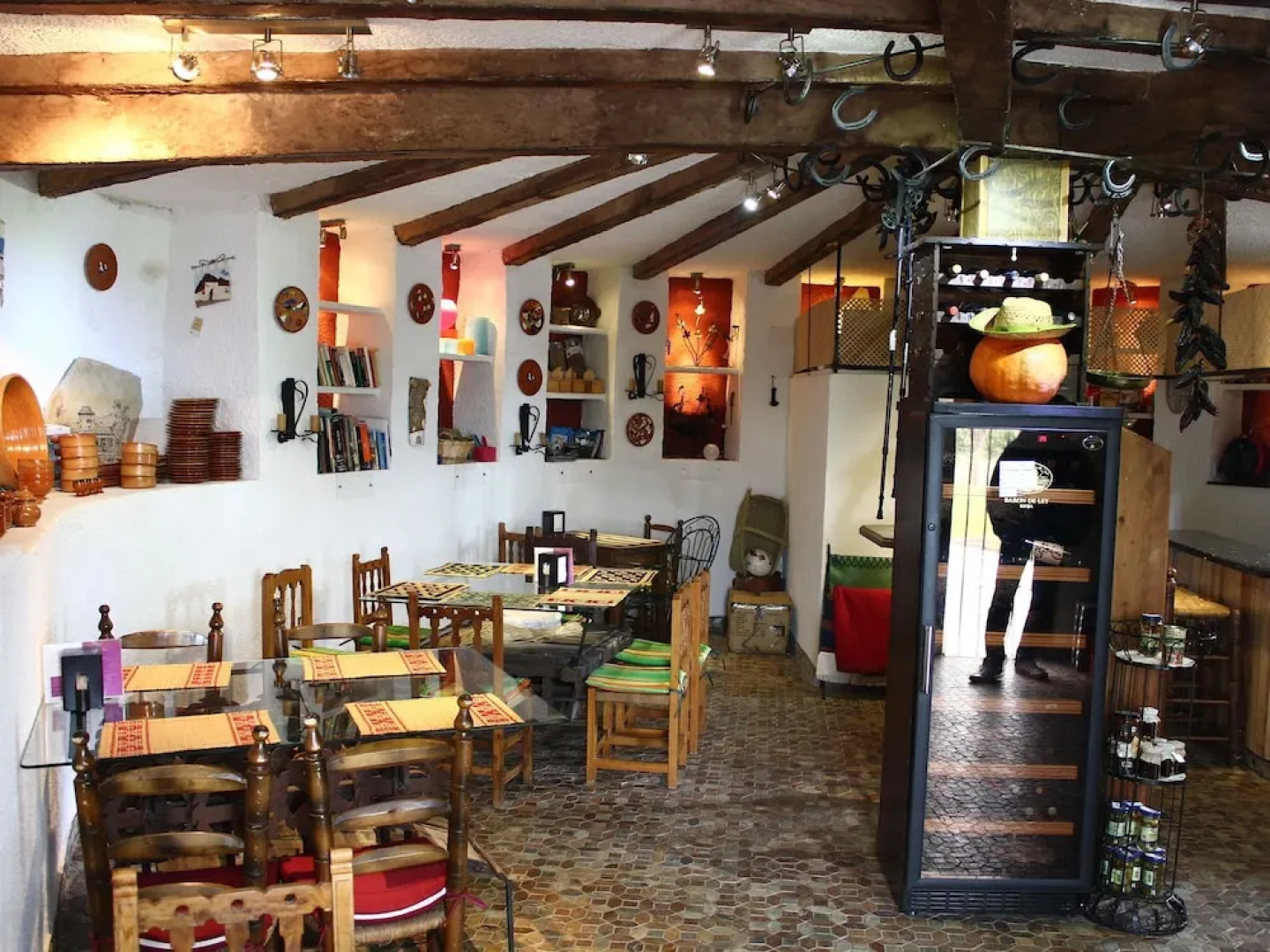 Rustic Cave House in Alcudia de Guadix With Pool