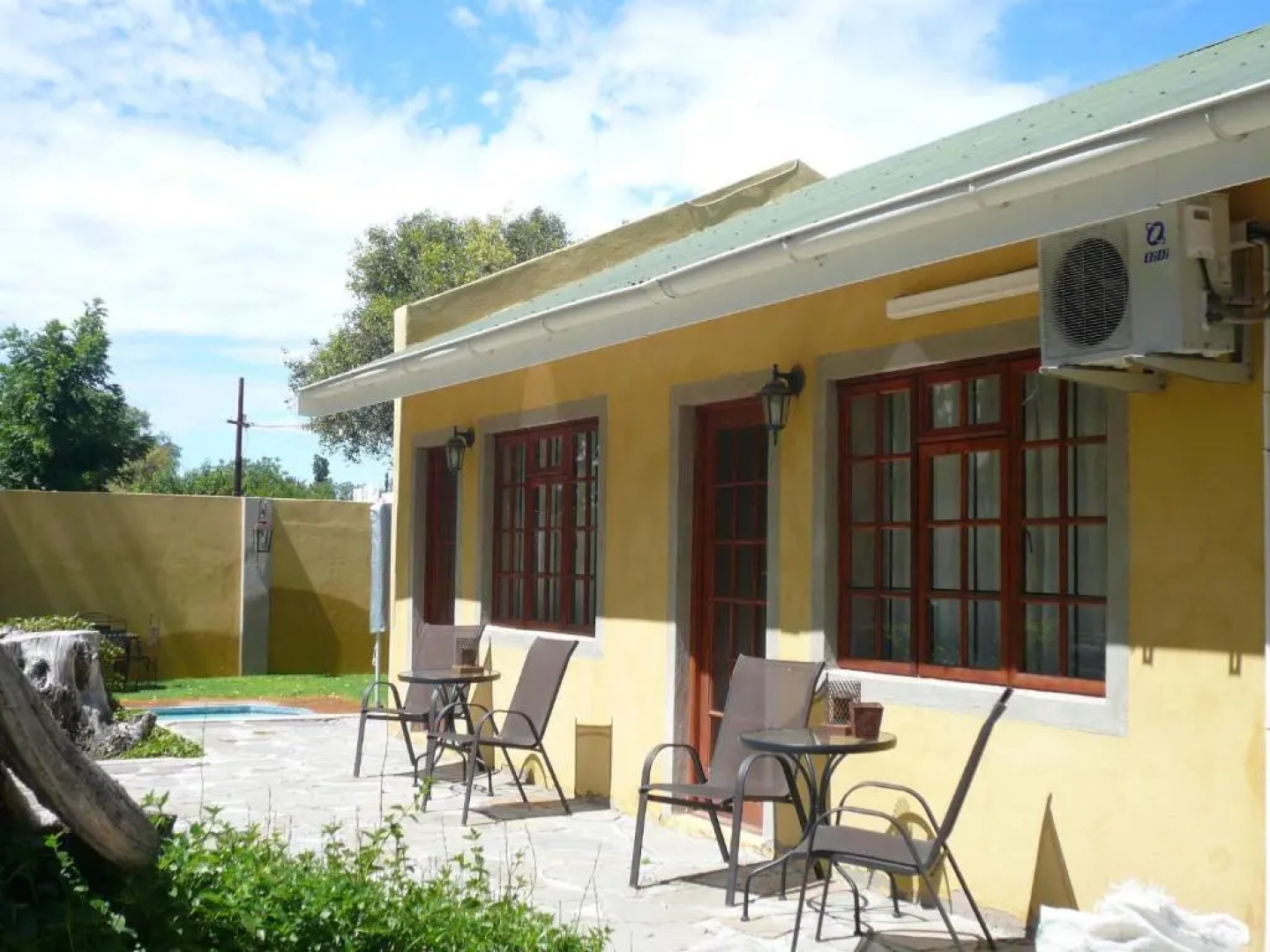 17 on Bird Guest House