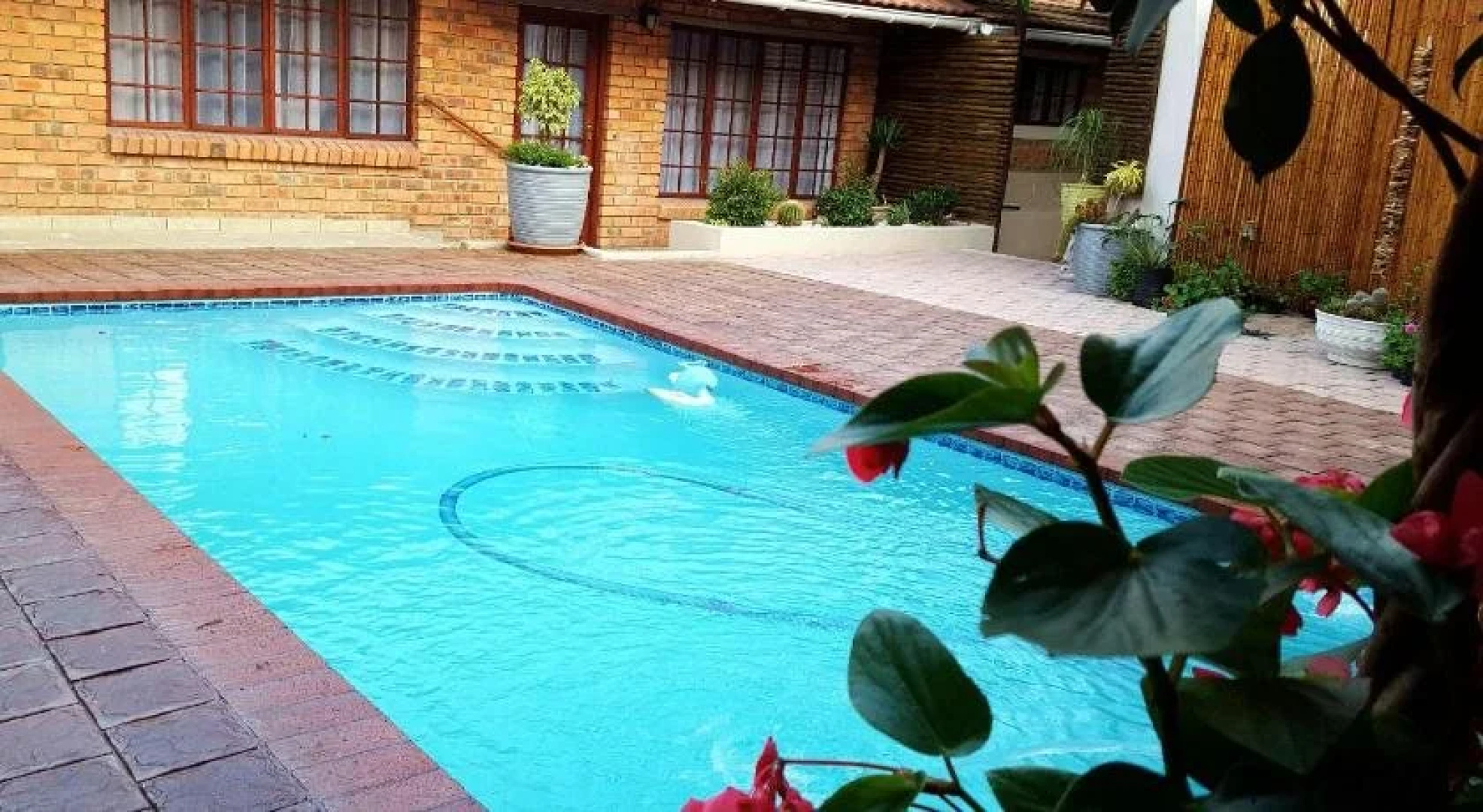 Pompano Guesthouse