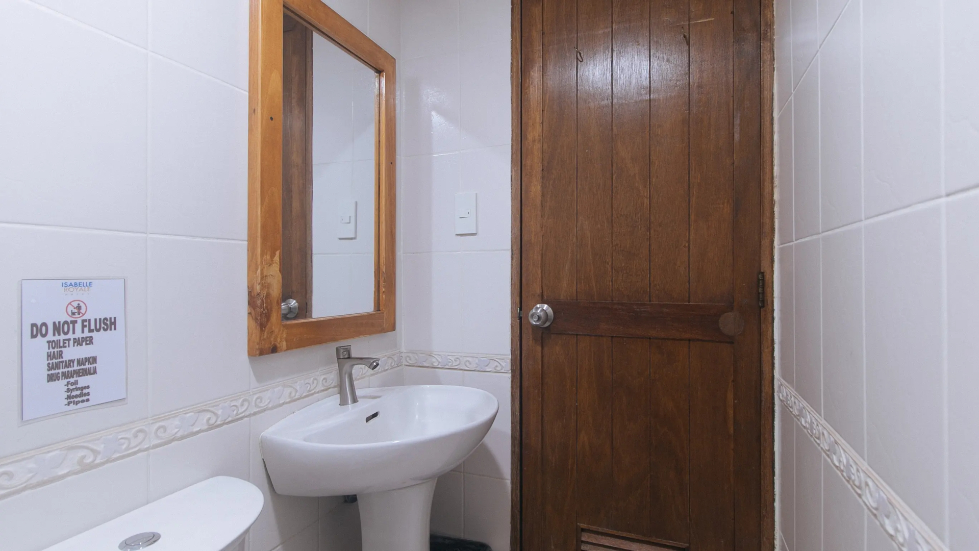 RedDoorz @ Moonwalk Paranaque