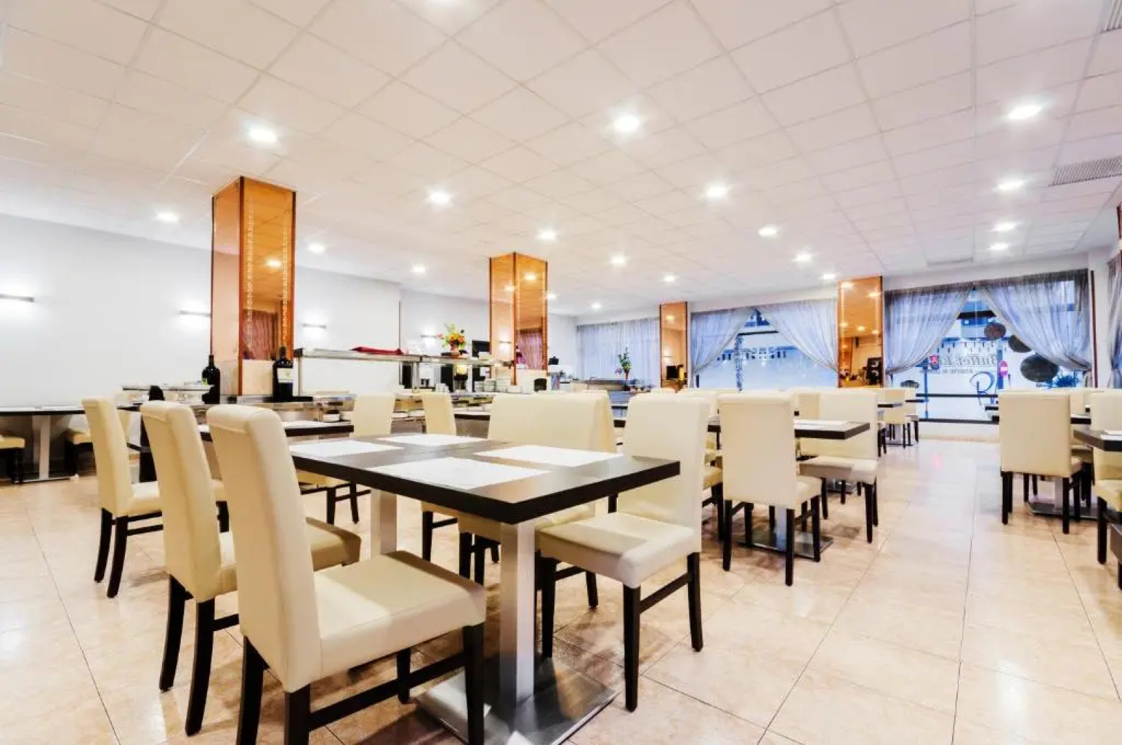 Hotel Fontana Plaza