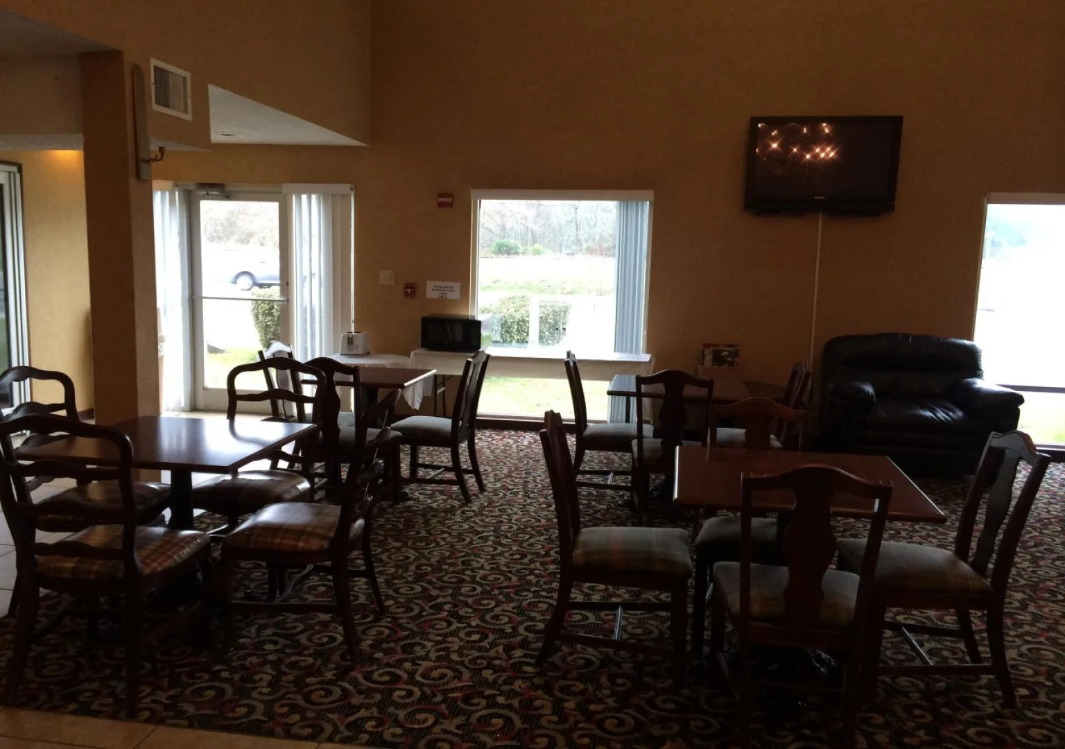 Executive Inn and Suites Baker