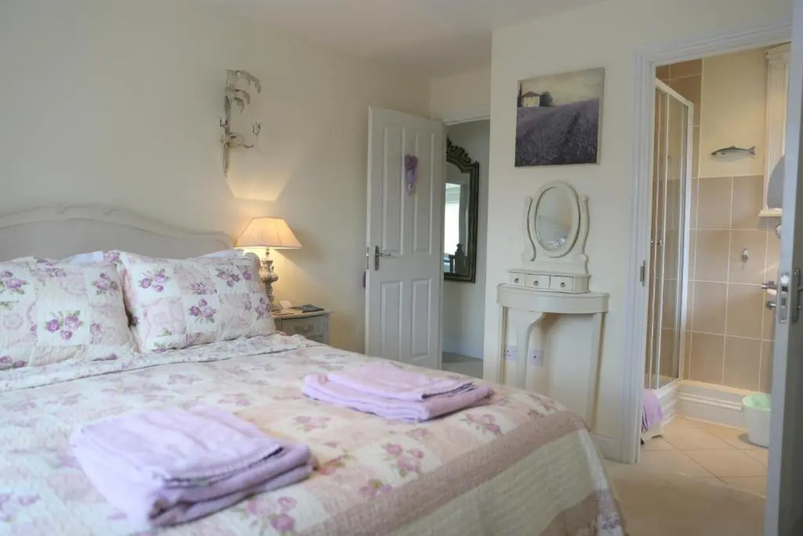 Harlequin Bed  Breakfast