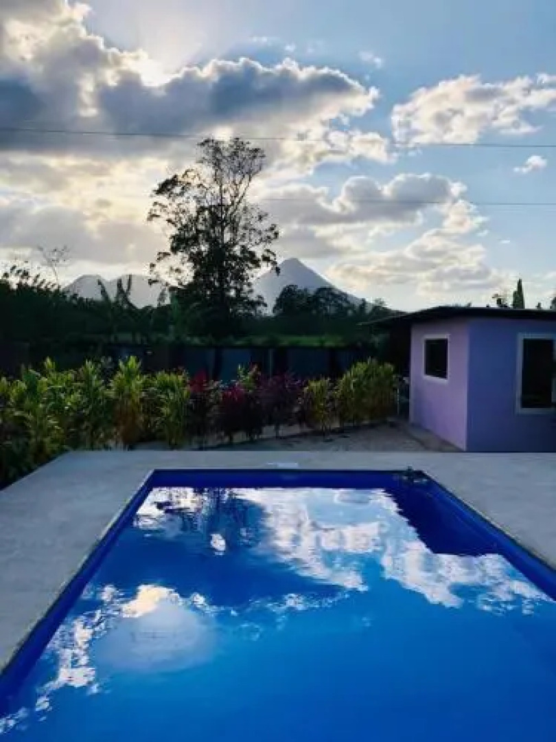 NEW coral bungalow: Arenal View