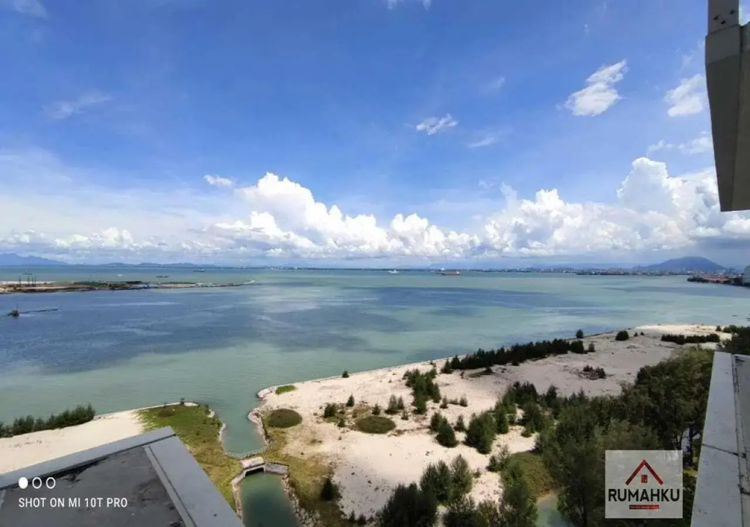 Rumahku Gurney with 270 degree Sea View