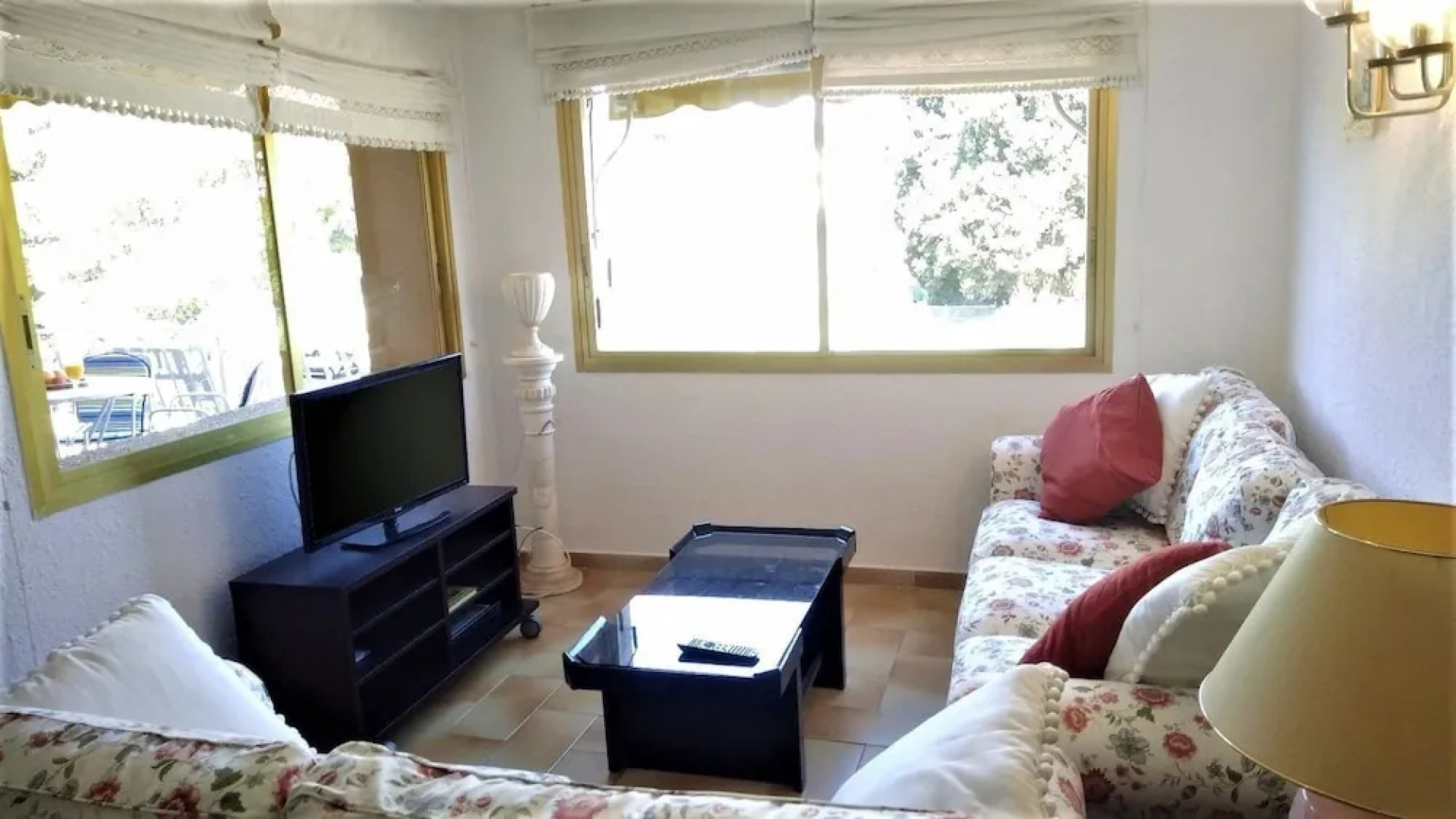 Suitur Apartment With Pool And Tennis Court