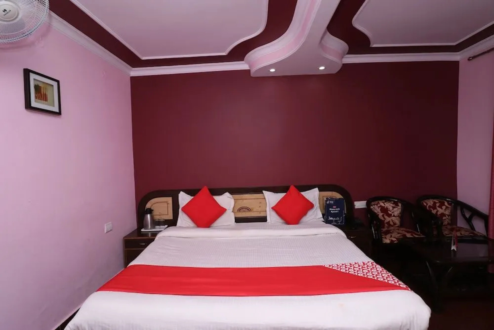 OYO 27612 Maitri Holiday Home