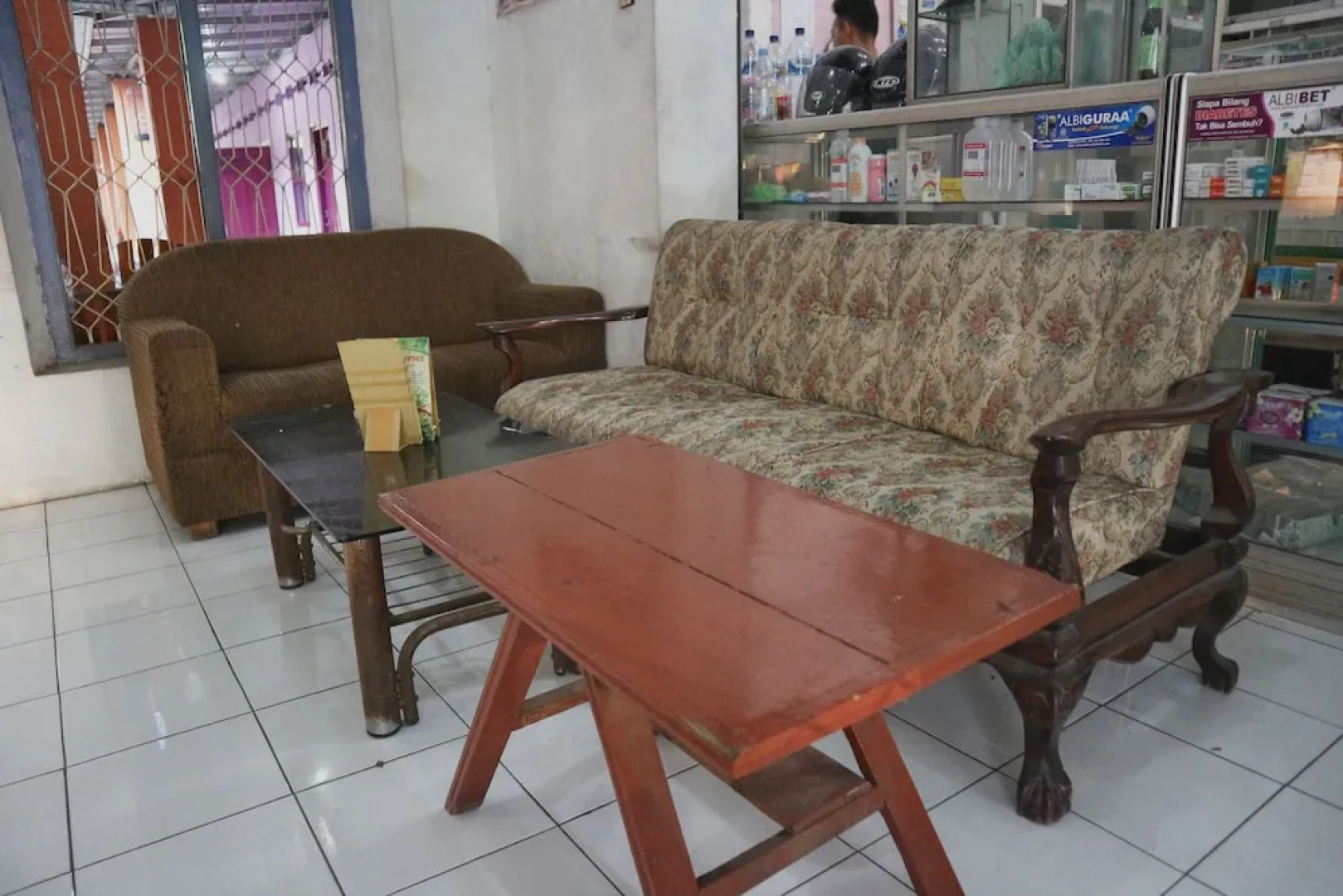 OYO Life 1972 Aman Family Inn Syariah